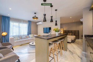 Exterior - Luxury Condo in the Heart of the Marina - Rooftop (Cabo San Lucas)