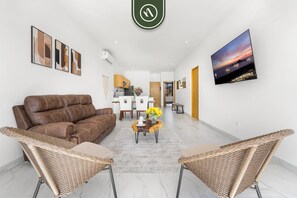 2 bedrooms, Internet - 2 BR Condo With Amazing View to the Sea of Cortez (Cabo San Lucas)