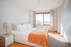 1 bedroom, Internet - Liiiving in Porto Sea River View Apartment (Porto)