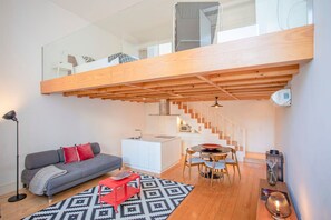 House | 1 bedroom, desk, iron/ironing board, Internet - Liiiving in Porto - Garden Light Mezzanine (Porto)