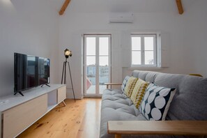 Apartment - Liiiving in Porto Historic Sunny Terrace (Porto)