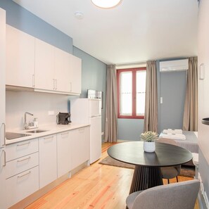 Studio | Internet - Liiiving in Porto Historic Cl Rigos Studio - 1F (Porto)