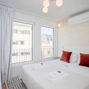 Apartamento | 2 quartos, escrivaninha, ferros/tábuas de passar roupa