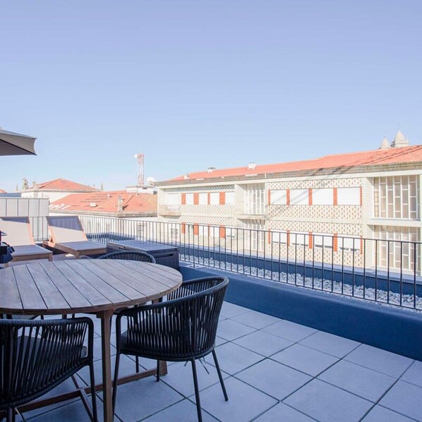 Apartamento | 2 dormitorios, escritorio, tabla de planchar con plancha y Internet