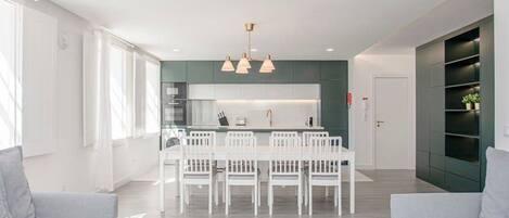 Apartment | 3 Schlafzimmer, Schreibtisch, Bügeleisen/Bügelbrett, Internetzugang