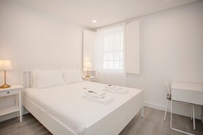 Leilighet | 3 soverom, skrivebord, strykejern/-brett og internett