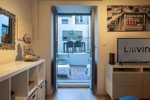 2 bedrooms, iron/ironing board, Internet - Liiiving in Porto Downtown Terrace Apartment (Porto)