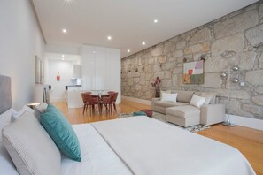 Apartment | 1 bedroom, Internet - Liiiving in Porto Downtown Luxury Apartment 2T (Porto)