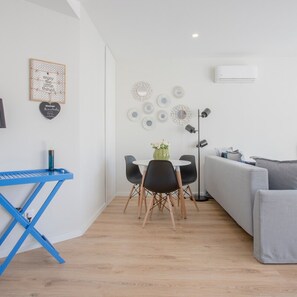 Room - Liiiving in Porto Bright Light Studio (Porto)
