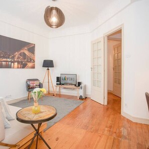 Apartment | 3 bedrooms, Internet - Liiiving in Porto Light Spacious Apartment (Porto)