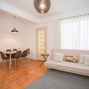 Apartment | 3 bedrooms, Internet - Liiiving in Porto Light Spacious Apartment (Porto)