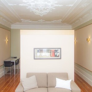 公寓 | 1 間臥室、網路服務