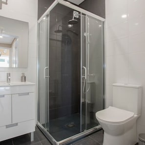 House | 2 bedrooms, Internet