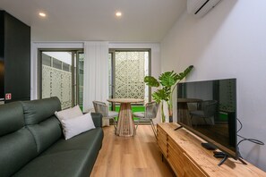 House - NAX Apartment B by Liiiving (Porto)