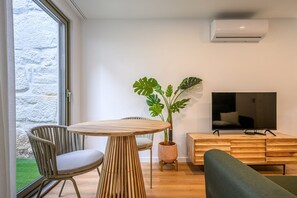 House - NAX Apartment B by Liiiving (Porto)