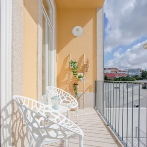 Studio | 1 bedroom, iron/ironing board, Internet - Liiiving in Porto - Downtown Balcony Studio (Porto)