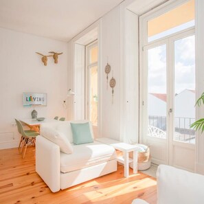 Studio | 1 bedroom, iron/ironing board, Internet - Liiiving in Porto - Downtown Balcony Studio (Porto)