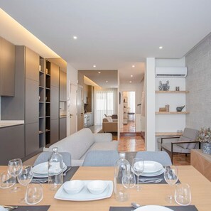 Hus | 4 soverom, skrivebord, strykejern/-brett og internett