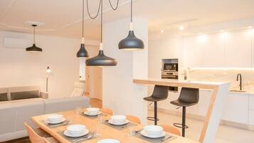 House | 3 bedrooms, high-speed internet