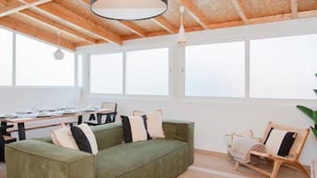 House | 6 bedrooms, Internet