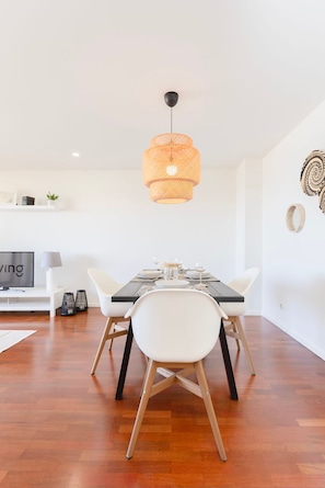 House - Liiiving in Matosinhos - Seaside Balcony Apartment (Porto)