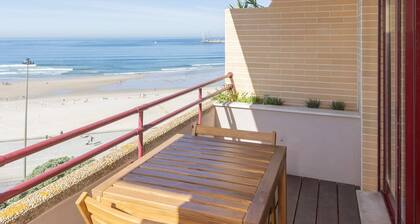 Liiiving in Matosinhos - Seaside Balcony Apartment