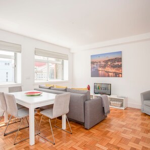 Apartment | 1 bedroom, iron/ironing board, Internet - Liiiving in Porto - Sunny Santa Catarina (Porto)
