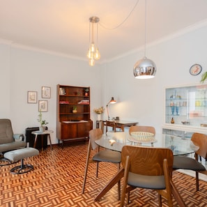House | 1 bedroom, Internet - Liiiving in Porto - Vintage Design Apartment (Porto)