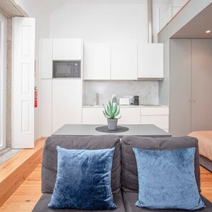 Apartment | 1 bedroom, Internet - Liiiving in Porto - Heart of Porto Mezzanine (Porto)