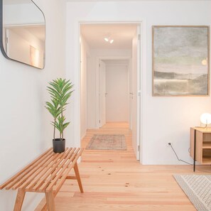 House | 2 bedrooms, desk, iron/ironing board, Internet - Liiiving in Porto - Modern Glam Apartment M (Porto)