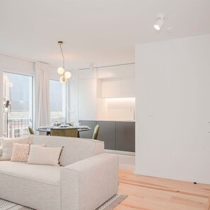 Apartment | 2 bedrooms, desk, iron/ironing board, Internet - Liiiving in Porto - Modern Glam Apartment M (Porto)