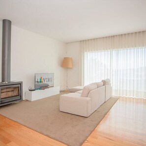 Rumah | 3 kamar tidur dan internet