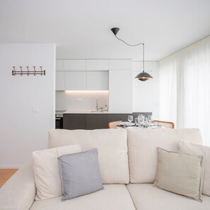 House | 2 bedrooms, desk, iron/ironing board, Internet - Liiiving in Porto - Modern Glam Apartment J (Porto)