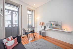 Apartment | 1 bedroom, desk, iron/ironing board, Internet - Liiiving in Porto - Chic Sweet Home (Porto)
