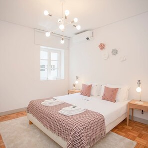 Leilighet | 2 soverom, skrivebord og internett