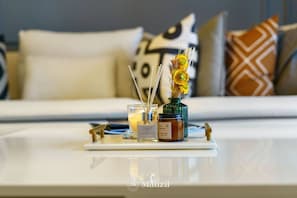 Room - Manzil - Stylish 1BR in Downtown Near Burj Khalifa (Dubai)