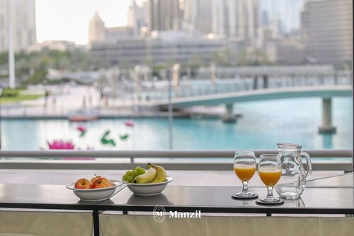 Luxury 3BR Villa w Burj Khalifa and Fountain Views