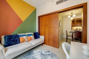 Room - Manzil -cozy 1BR Apt w Downtown Skyline Burj View (Dubai)