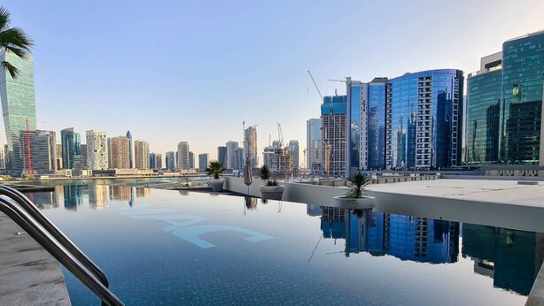 Apartment - Manzil- Cozy Studio in Business Bay w Canal Views (Dubai)