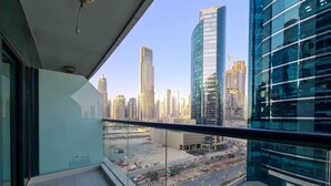 Apartment - Manzil- Cozy Studio in Business Bay w Canal Views (Dubai)