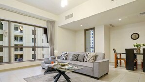 Apartment | 3 bedrooms - Manzil - Cozy 2BR Apt in JBR With Sea Views (Dubai)