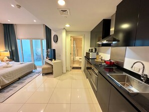 1 bedroom - Manzil - Cozy Downtown Studio w Burj Canal Views (Dubai)