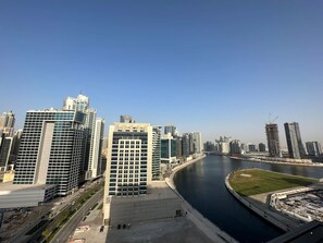 1 bedroom - Manzil - Cozy Downtown Studio w Burj Canal Views (Dubai)