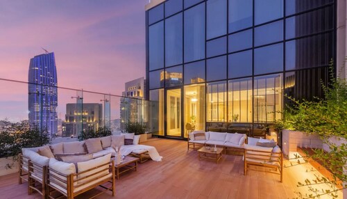 Manzil 4BR Penthouse in Dubai Creek w Harbour View