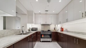Apartment | 3 bedrooms - Designer 3 BR w Walking Distance to Dubai Mall (Dubai)