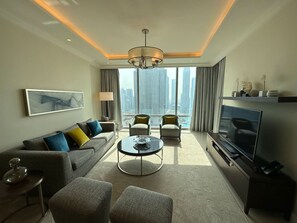 2 bedrooms - Ultra Modern Luxury 2 BR w Burj and Fountain View (Dubai)