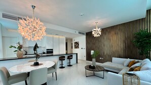 Apartment | 2 bedrooms - Manzil - 2Br Apt nr Downtown w Lagoon Burj View (Dubai)