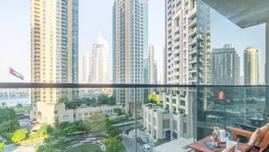 Apartment - Manzil - 2BR Home in Downtown nr Burj Dubai Mall (Dubai)