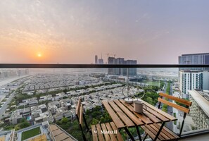 Apartment | 1 bedroom - Sleek 1BR Sobha Waves Near Downtown (Dubai)