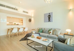 2 bedrooms - Manzil - 1BR Maid Hubcanal Dubai Sports City (Dubai)